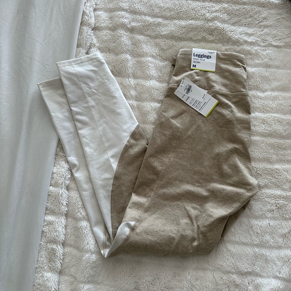 Old Navy Leggings - Picture 4 of 7